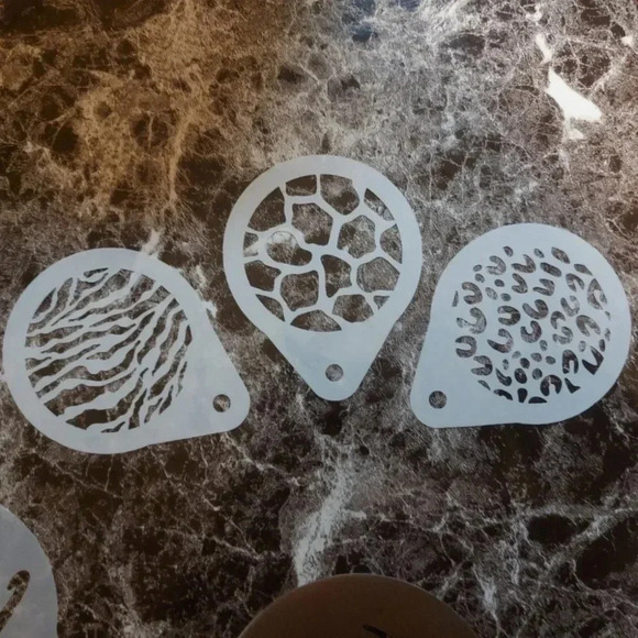 🎁 FREE w/ Purchase | Cat Lovers Coffee Decorating Stencils - Picture 3 of 5